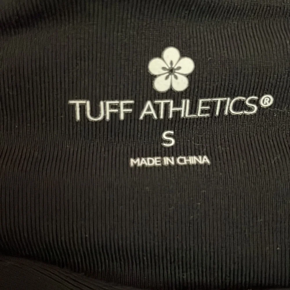 Tuff Athletics Black with Colorful Leaf Print Stretchy Cropped Leggings Size S